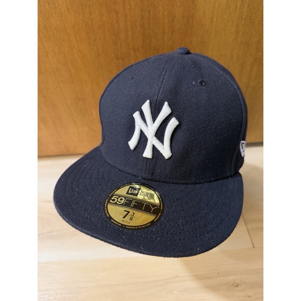 New Era 59Fifty New York NY Yankees Game Fitted Hat (Dark Navy) MLB Cap 7 3/8